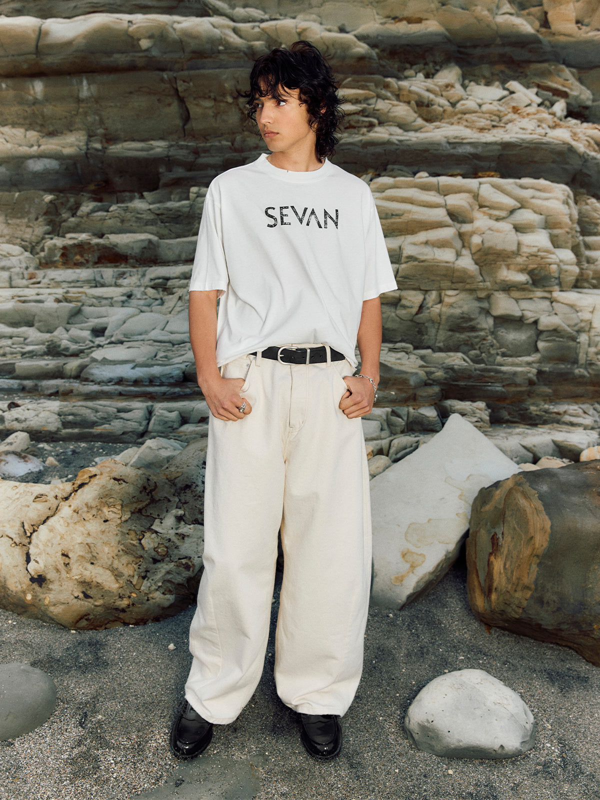 WIDE BAGGY WHITE DENIM