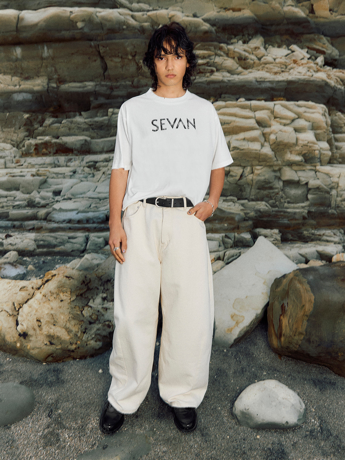 WIDE BAGGY WHITE DENIM